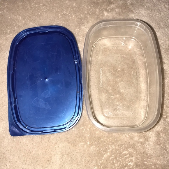Vintage plastic Starplast Tupperware with lid 💕 - Picture 3 of 3
